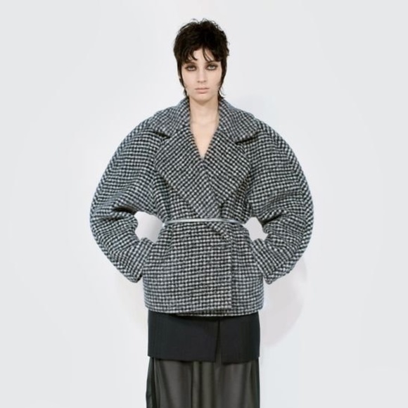DRIES VAN NOTEN Royal Short Round Coat in Black Size Small S - $1,895 - Picture 3 of 11